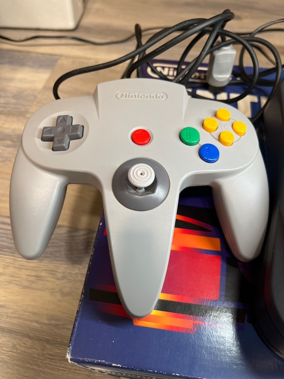 Nintendo64（ゲーム機本体・ゲームソフト）の商品画像 - 査定依頼日：2025年11月10日 - 最高査定価格：2,500円