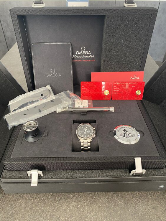 オメガ スピードマスター オ31130423001006（高級時計）の商品画像 - 査定依頼日：2024年12月12日 - 最高査定価格：720,000円