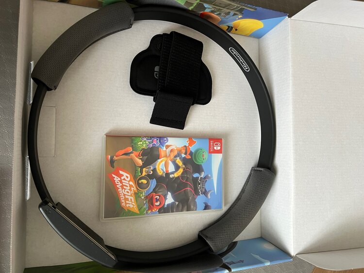 Switch、リングフィット（ゲーム機本体・ゲームソフト）の商品画像 - 査定依頼日：2025年2月16日 - 最高査定価格：15,000円