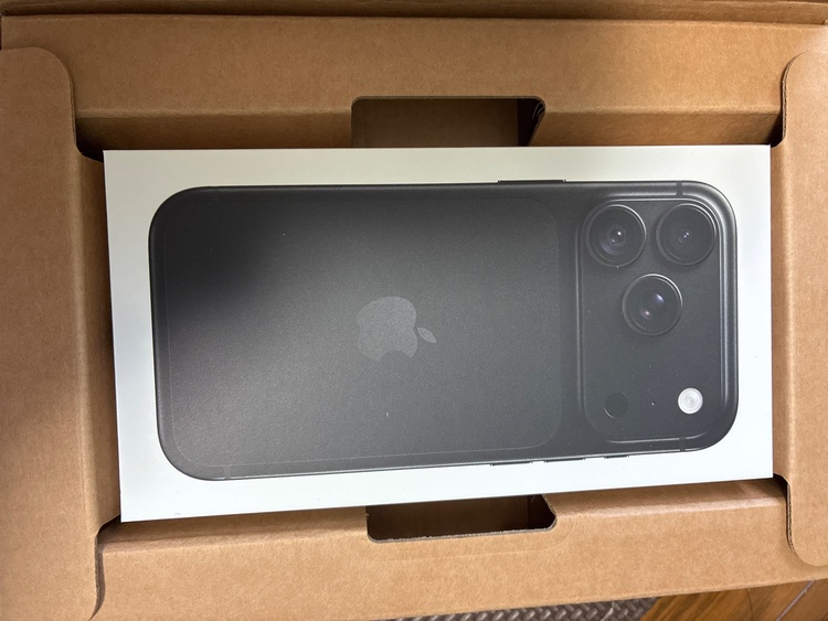 iPhone iPhone 18 Pro 256GB SIMフリー（スマホ）の商品画像 - 査定依頼日：2026年9月19日 - 最高査定価格：213,000円