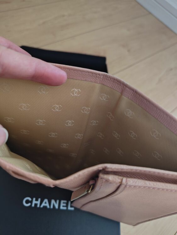 シャネル　ココボタンつ折り財布（ブランド財布・小物）の商品画像 - 査定依頼日：2025年8月28日 - 最高査定価格：10,000円