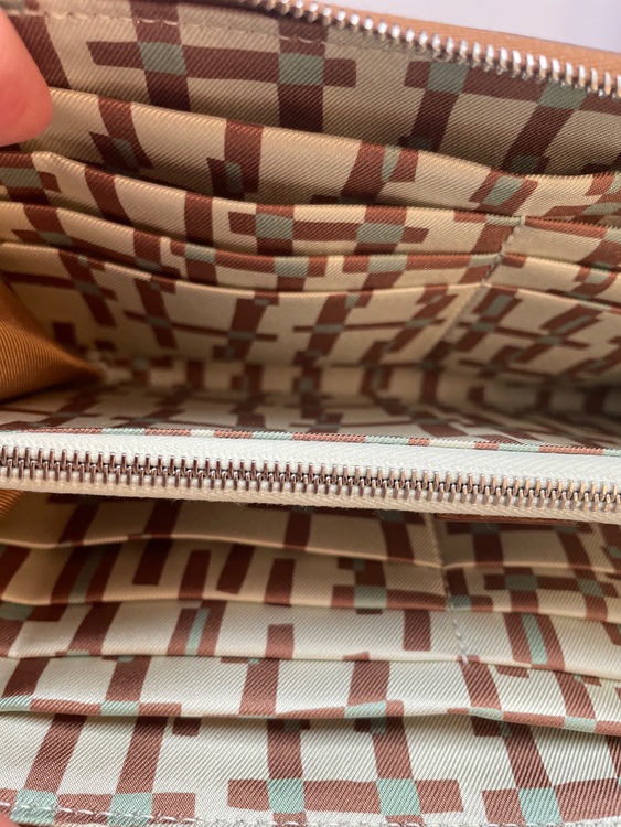 アザップシルクイン（ブランド財布・小物）の商品画像 - 査定依頼日：2025年12月3日 - 最高査定価格：80,000円