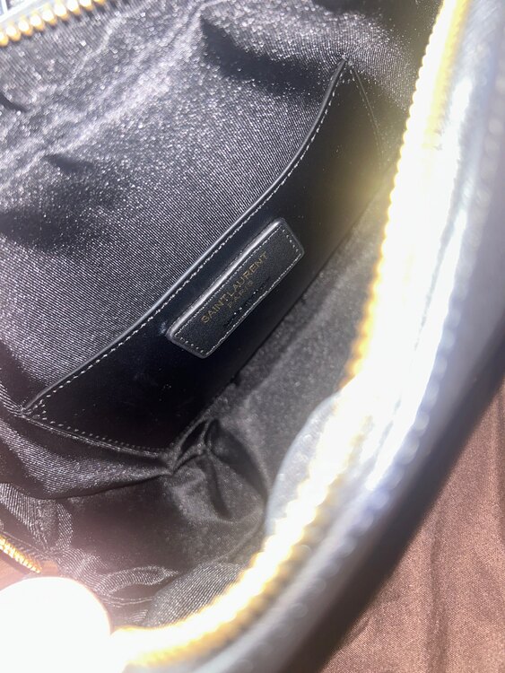 イブサンローラン  （ブランドバッグ）の商品画像 - 査定依頼日：2025年5月2日 - 最高査定価格：160,000円