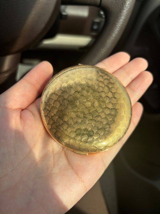 アルビオン コンパクト 18金 シリアルナンバー225番（美術品・骨董品）の商品画像 - 査定依頼日：2026年5月11日 - 最高査定価格：200,000円