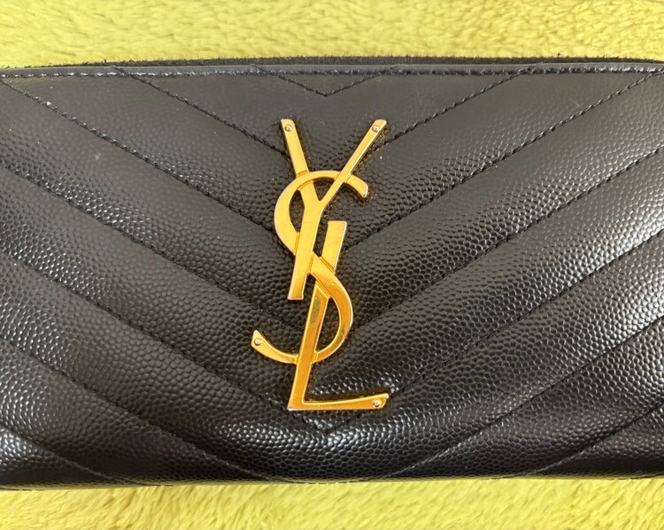 サンローラン　長財布（ブランド財布・小物）の商品画像 - 査定依頼日：2025年3月10日 - 最高査定価格：10,000円