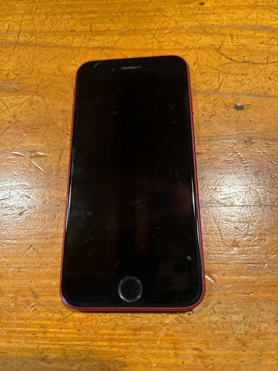 iPhoneSE（スマホ）の商品画像 - 査定依頼日：2026年3月25日 - 最高査定価格：18,000円