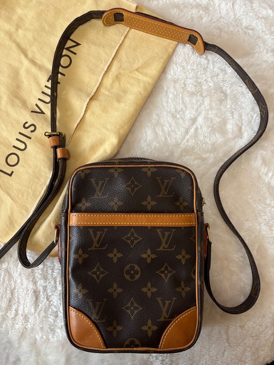 ダヌーブ（ブランドバッグ）の商品画像 - 査定依頼日：2025年11月28日 - 最高査定価格：70,000円