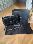 CHANEL19 ラムスキンショルダーバッグ ブラック