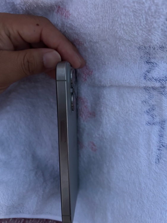 iPhone 15 Pro 256GB SIMフリー（スマホ）の商品画像 - 査定依頼日：2025年6月30日 - 最高査定価格：110,000円