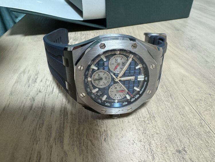 オーデマピゲ ロイヤルオークオフショア （高級時計）の商品画像 - 査定依頼日：2025年4月7日 - 最高査定価格：3,900,000円