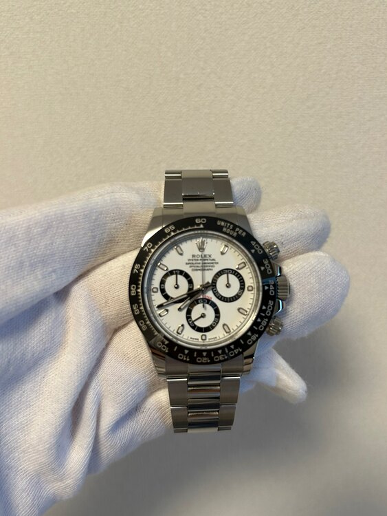 ロレックス デイトナ 116500lm（高級時計）の商品画像 - 査定依頼日：2024年12月26日 - 最高査定価格：3,950,000円