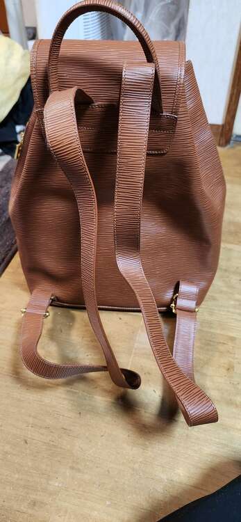 フェンディ  （ブランドバッグ）の商品画像 - 査定依頼日：2025年3月22日 - 最高査定価格：30,000円