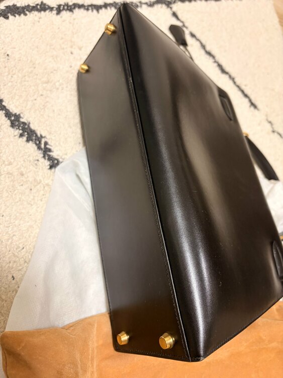 ケリーボックスカーフ　ノワール ○A（ブランドバッグ）の商品画像 - 査定依頼日：2026年4月26日 - 最高査定価格：1,400,000円