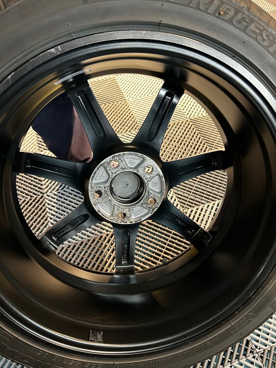 ENKEI PF07 SBK（カー用品）の商品画像 - 査定依頼日：2025年3月28日 - 最高査定価格：12,000円