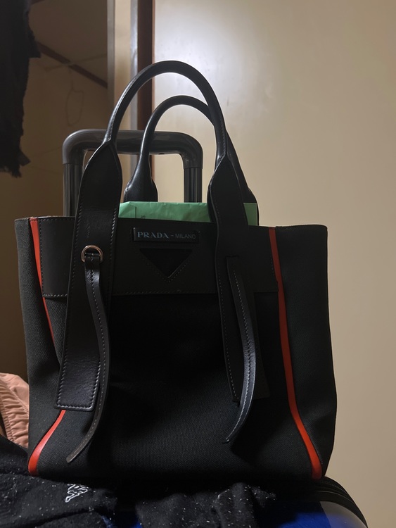 プラダ  （ブランドバッグ）の商品画像 - 査定依頼日：2025年8月16日 - 最高査定価格：60,000円