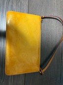 レキシントン イエロー ヴェルニ（ブランドバッグ）の商品画像 - 査定依頼日：2026年2月11日 - 最高査定価格：23,000円