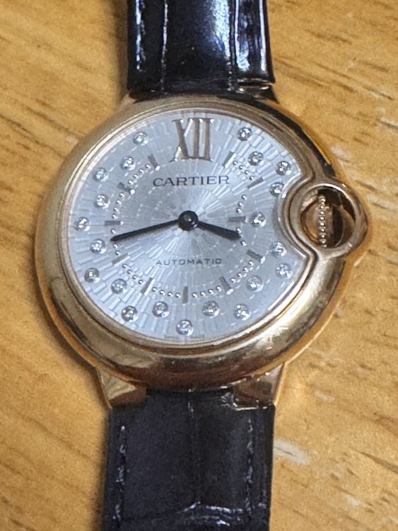 ン ブルー ドゥ カルティエ 33mm（WGBB0052）腕（高級時計）の商品画像 - 査定依頼日：2026年8月21日 - 最高査定価格：10,000円