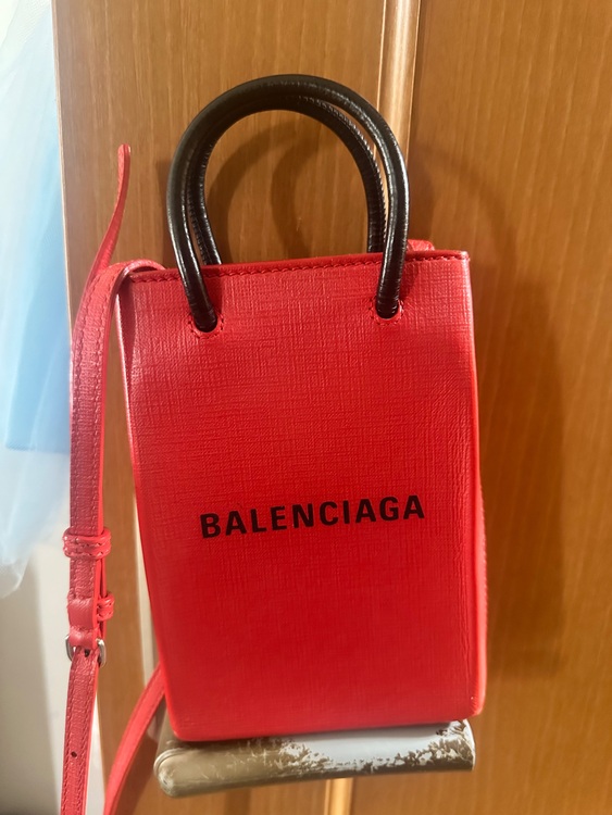 バレンシアガ　フォーンショルダー（ブランドバッグ）の商品画像 - 査定依頼日：2025年7月16日 - 最高査定価格：30,000円