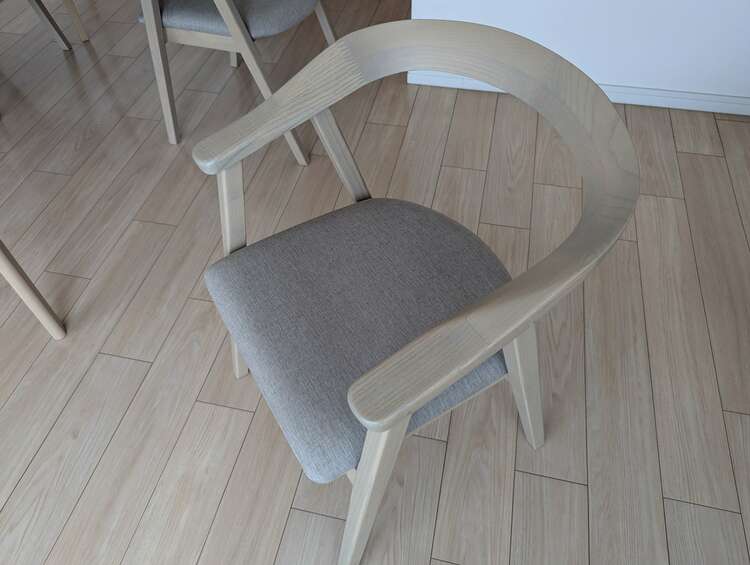 ダイニングテーブル、椅子４、袖机（家具・寝具）の商品画像 - 査定依頼日：2025年3月30日 - 最高査定価格：5,000円