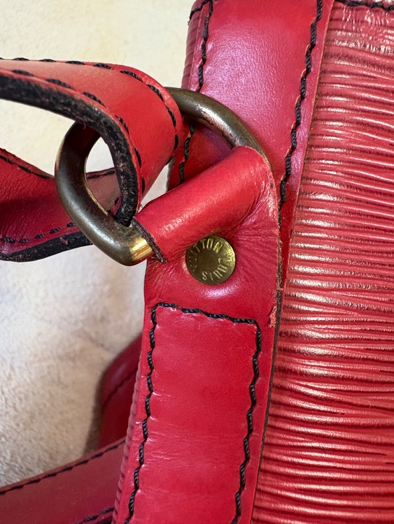 ルイヴィトン エピ （ブランドバッグ）の商品画像 - 査定依頼日：2026年1月16日 - 最高査定価格：100,000円