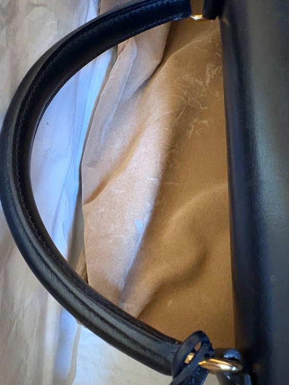 外縫い　ボックスカーフ　金金具　35（ブランドバッグ）の商品画像 - 査定依頼日：2025年11月24日 - 最高査定価格：1,350,000円