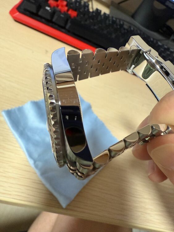 ロレックス GMTマスター （高級時計）の商品画像 - 査定依頼日：2025年6月24日 - 最高査定価格：2,510,000円