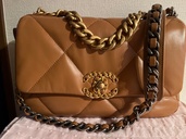 CHANEL19（ブランドバッグ）の商品画像 - 査定依頼日：2026年2月14日 - 最高査定価格：490,000円