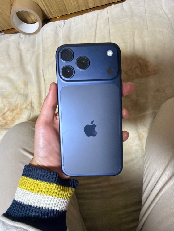 iPhone 17pro max2TBディープブルー（スマホ）の商品画像 - 査定依頼日：2026年2月23日 - 最高査定価格：263,000円