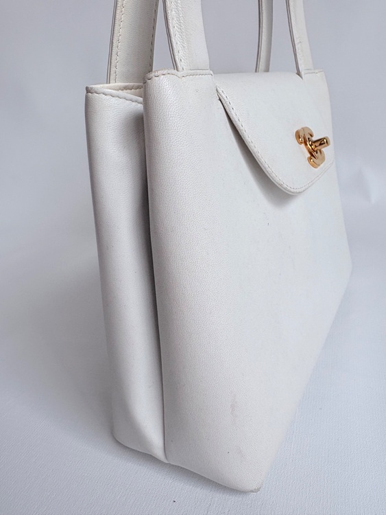 ショッピングバッグ（ブランドバッグ）の商品画像 - 査定依頼日：2025年7月14日 - 最高査定価格：400,000円