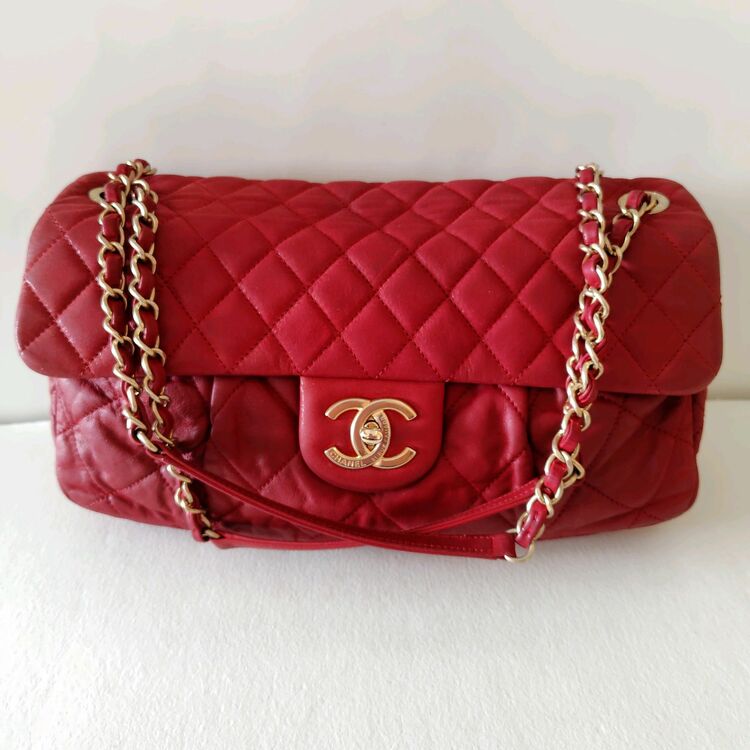 マトラッセ　ショルダーバッグ　スパークルレザー（ブランドバッグ）の商品画像 - 査定依頼日：2025年9月14日 - 最高査定価格：200,000円