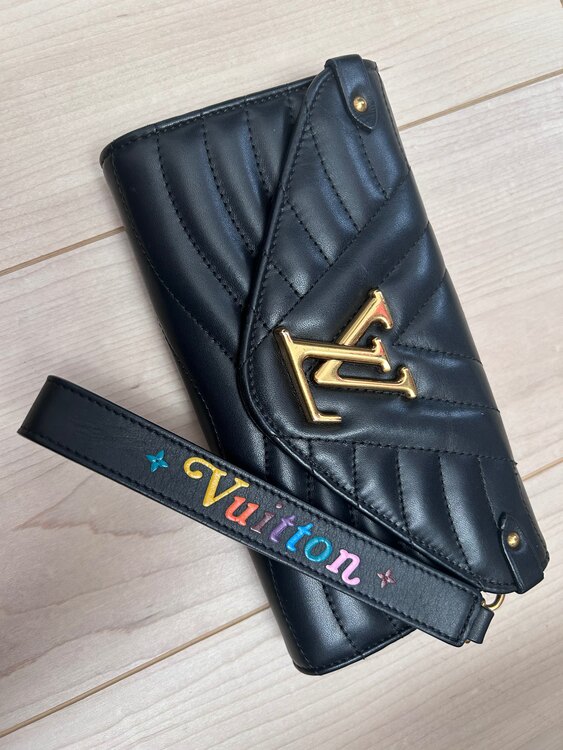 長財布（ブランド財布・小物）の商品画像 - 査定依頼日：2025年4月22日 - 最高査定価格：32,000円