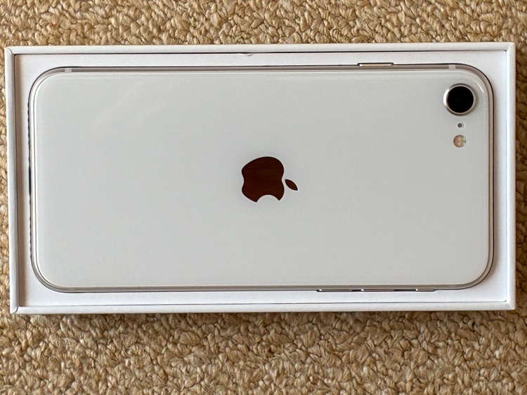 iPhone SE (第3世代) MMYD3J/A（スマホ）の商品画像 - 査定依頼日：2026年4月8日 - 最高査定価格：22,000円