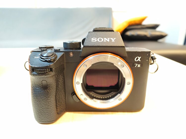 ILCE-7M3K（カメラ）の商品画像 - 査定依頼日：2026年3月27日 - 最高査定価格：95,000円