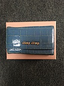 財布 miu miu（ブランド財布・小物）の商品画像 - 査定依頼日：2019年12月30日 - 最高査定価格：100円