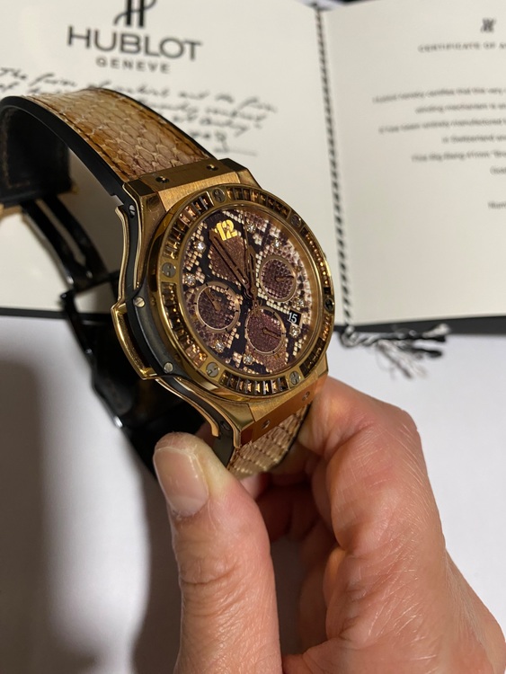 ウブロ ビックバン 341.PX.7918.PR.1979　（高級時計）の商品画像 - 査定依頼日：2025年6月11日 - 最高査定価格：2,400,000円