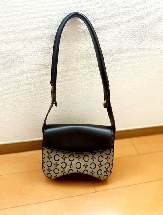 CELINE Cマカダム柄ショルダーバッグ（ブランドバッグ）の商品画像 - 査定依頼日：2025年10月1日 - 最高査定価格：20,000円