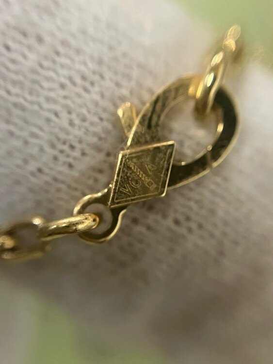 ヴァンクリーフ　20p（宝石）の商品画像 - 査定依頼日：2025年4月4日 - 最高査定価格：1,750,000円