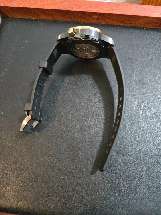 オメガ シーマスター 210.62.44.20.01.001（高級時計）の商品画像 - 査定依頼日：2025年12月27日 - 最高査定価格：1,180,000円