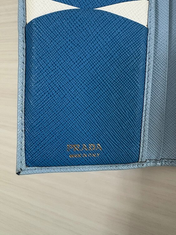 プラダ  （ブランドバッグ）の商品画像 - 査定依頼日：2025年4月30日 - 最高査定価格：15,000円