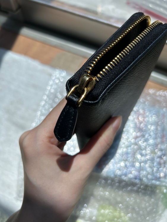 サフィアーノレザー　長財布（古着・ファッション）の商品画像 - 査定依頼日：2025年7月26日 - 最高査定価格：20,000円