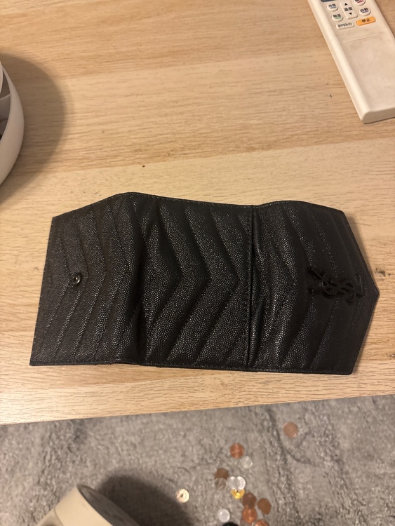 イブサンローラン  （ブランドバッグ）の商品画像 - 査定依頼日：2026年3月30日 - 最高査定価格：48,000円