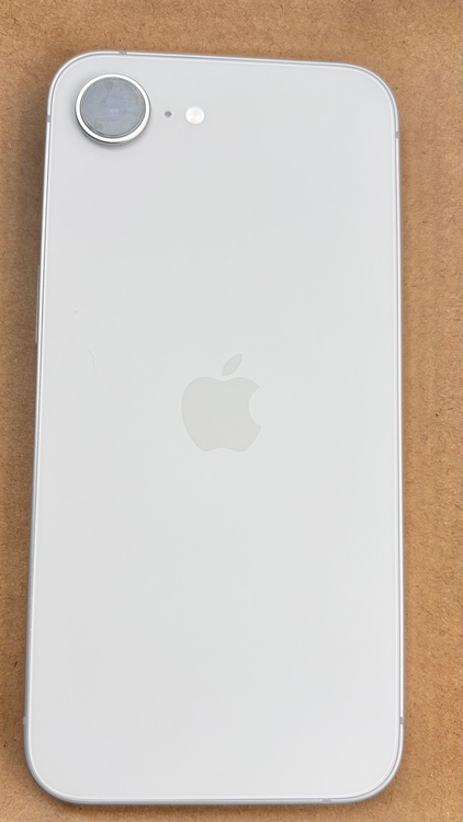 iPhone iPhone 17e 256GB Softbank（スマホ）の商品画像 - 査定依頼日：2026年7月13日 - 最高査定価格：65,000円