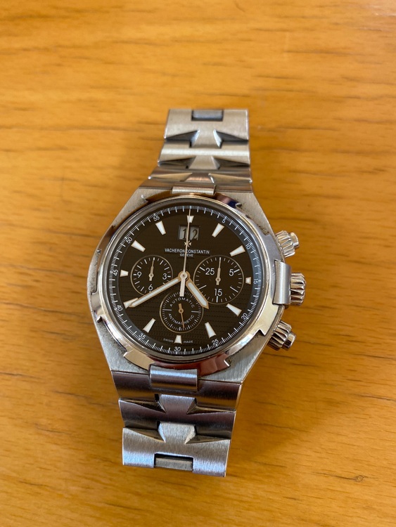 ヴァシュロン コンスタンタン オーヴァーシーズ 49150b01a-909（高級時計）の商品画像 - 査定依頼日：2025年11月17日 - 最高査定価格：2,350,000円
