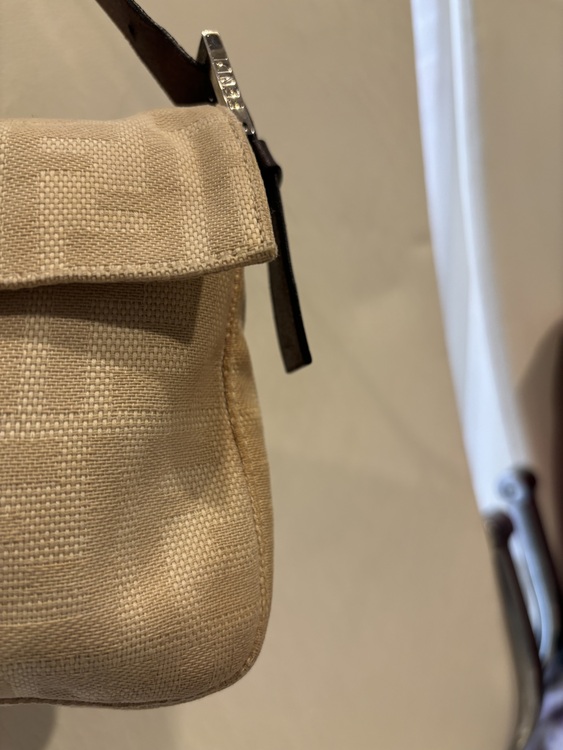 フェンディ  （ブランドバッグ）の商品画像 - 査定依頼日：2025年4月28日 - 最高査定価格：70,000円