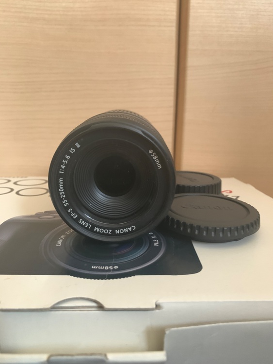 EOS KISS X7 double zoom kit（カメラ）の商品画像 - 査定依頼日：2026年4月5日 - 最高査定価格：26,000円