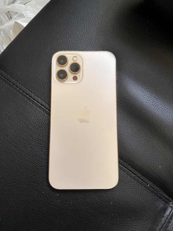 iPhone iPhone 12 Pro Max 256GB au（スマホ）の商品画像 - 査定依頼日：2026年5月31日 - 最高査定価格：36,000円