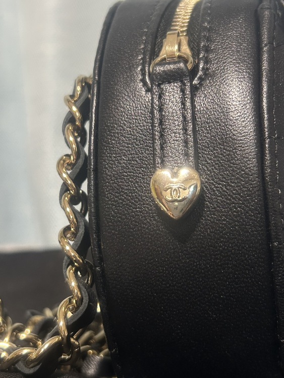 Chanel Heart bag（ブランドバッグ）の商品画像 - 査定依頼日：2026年5月28日 - 最高査定価格：360,000円