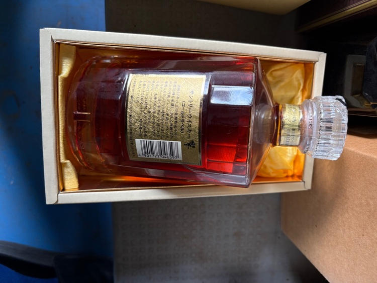 ウイスキー サントリー響 （お酒）の商品画像 - 査定依頼日：2025年12月2日 - 最高査定価格：57,000円