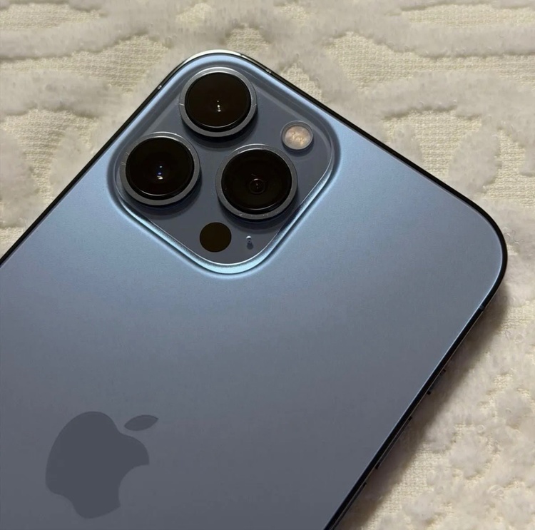 iPhone iPhone 13 Pro Max 256GB SIMフリー（スマホ）の商品画像 - 査定依頼日：2026年7月17日 - 最高査定価格：65,000円
