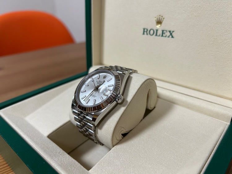 ロレックス デイトジャスト 126334   店（高級時計）の商品画像 - 査定依頼日：2025年8月31日 - 最高査定価格：2,050,000円